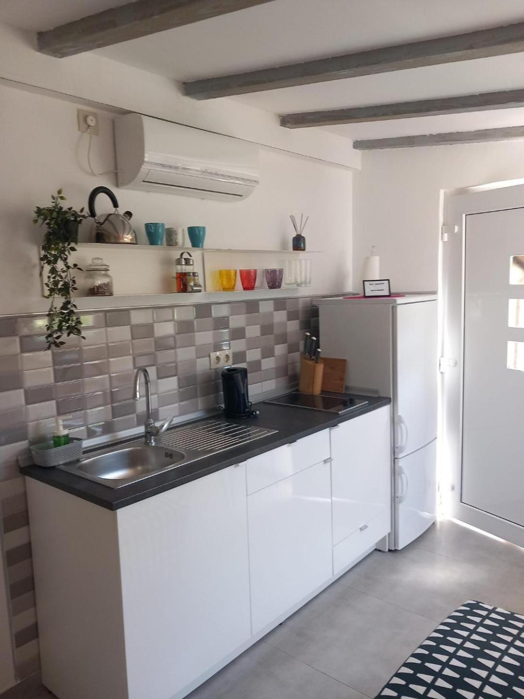 Apartments Pipi Пакоштане Екстер'єр фото