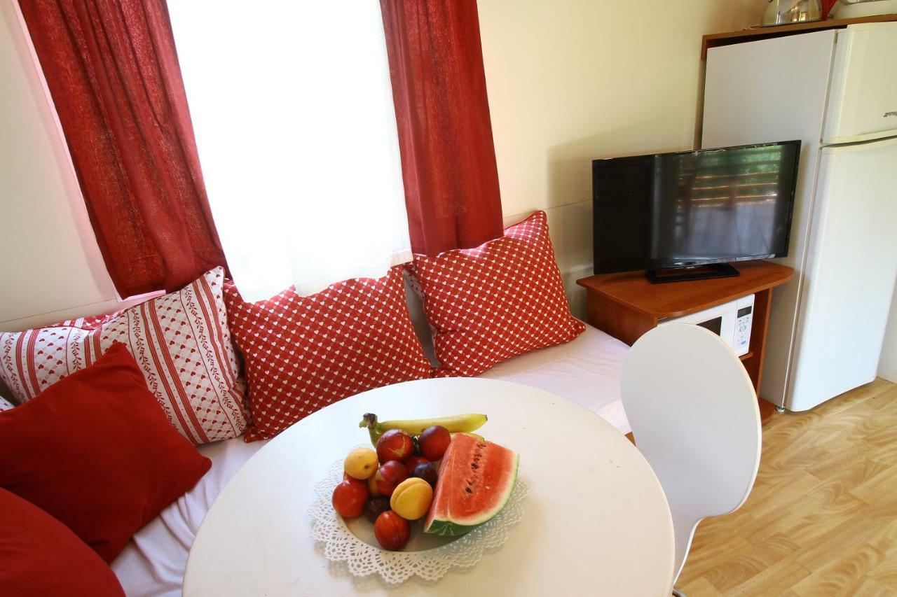 Apartments Pipi Пакоштане Екстер'єр фото