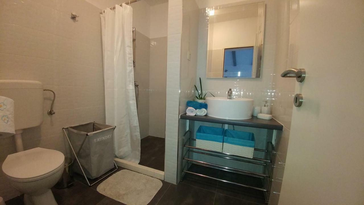 Apartments Pipi Пакоштане Екстер'єр фото